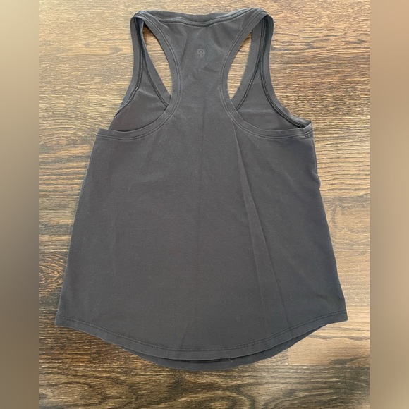 lululemon - THREE Love Air Tanks - Picture 6 of 7